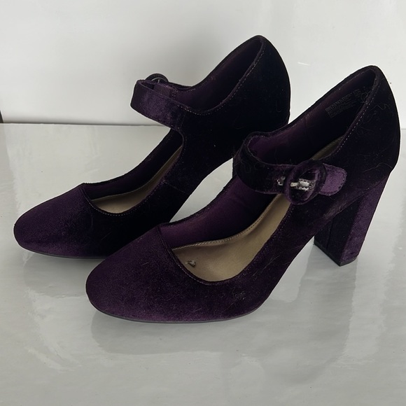 Christian Siriano Shoes - 𝅺christian Siriano Mary Jane Heels Purple
